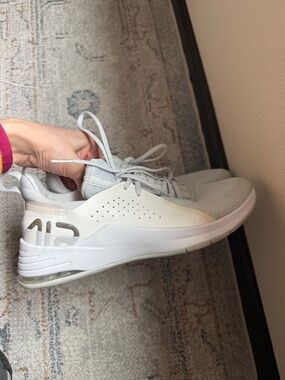 Nike Women's Light Gray Mesh Sneakers